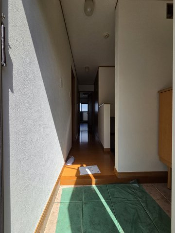 川崎市多摩区西生田５丁目のアパートの玄関