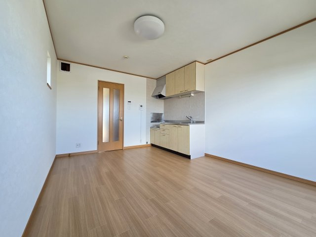 川崎市多摩区西生田５丁目のアパートの居間・リビング