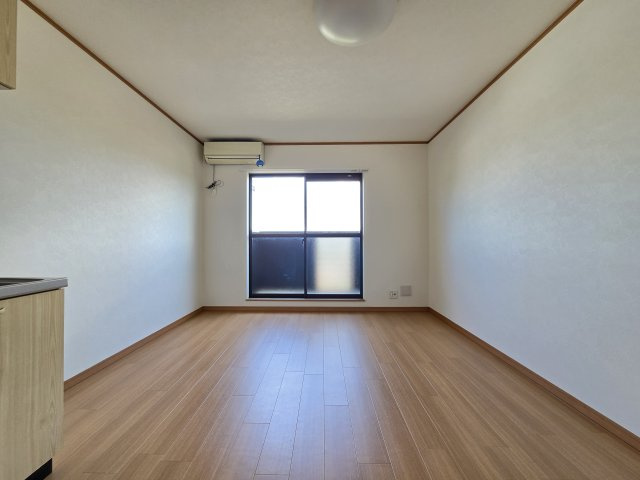 川崎市多摩区西生田５丁目のアパートの居間・リビング