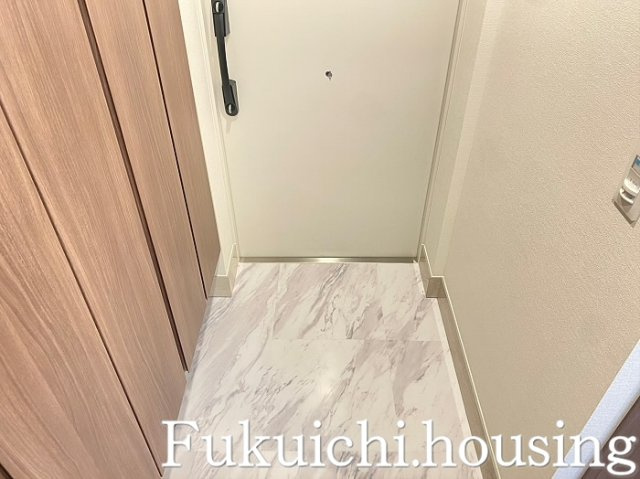 TENAS千歳船橋の玄関