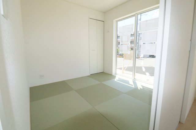 郡山市久留米3丁目　　　　１号棟　　　柴宮小学校、郡山第３中学区の和室
