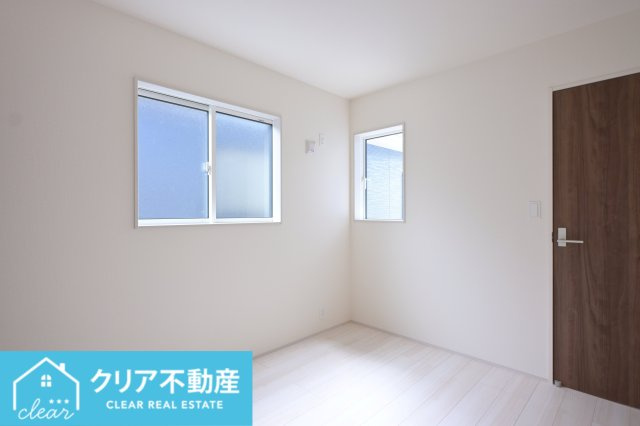 【洋室】 | 桐生市相生町1丁目　ブルーミングガーデン | 二面採光で明るい居室です♪