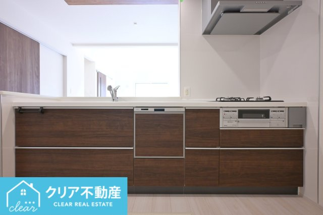 【キッチン】 | 桐生市相生町1丁目　ブルーミングガーデン | 木目調がお洒落なキッチンは広々していて家族みんなが使いやすい♪
