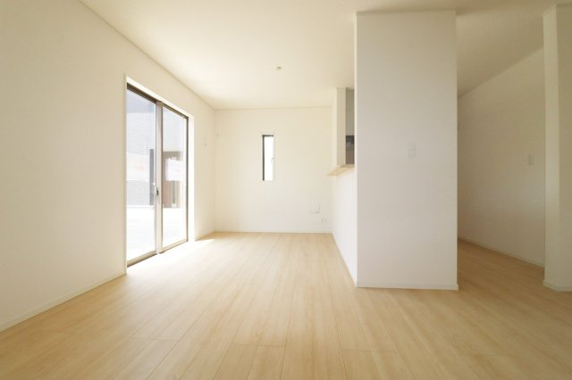 郡山市富田町字町内　　　　１号棟　　　富田小学校、富田中学区の居間・リビング