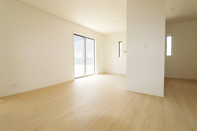 郡山市富田町字町内　　　　１号棟　　　富田小学校、富田中学区の居間・リビング