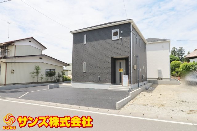郡山市富田町字町内　　　　１号棟　　　富田小学校、富田中学区の外観|北東側から見た駐車場を含む外観