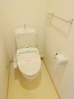 洗浄機能付便座のトイレです
