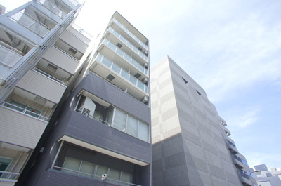 月島駅まで徒歩1分。