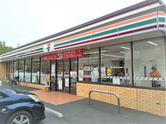 セブンイレブン足立大谷田４丁目店まで270ｍ