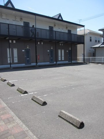 ヒルズハウス坂之上の駐車場