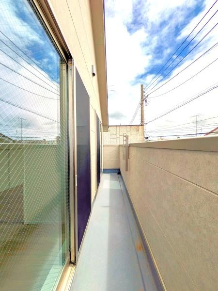 横浜市鶴見区上の宮１丁目の新築一戸建のバルコニー|陽当り良好のバルコニー！
風通しもよく気持ちいいです