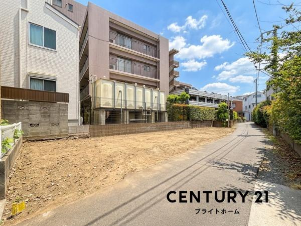 横浜市南区井土ケ谷中町の新築一戸建の前面道路含む現地写真|陽当りの良さ、住環境を現地にてご確認下さい！
周辺環境も合わせてご案内させていただきます！