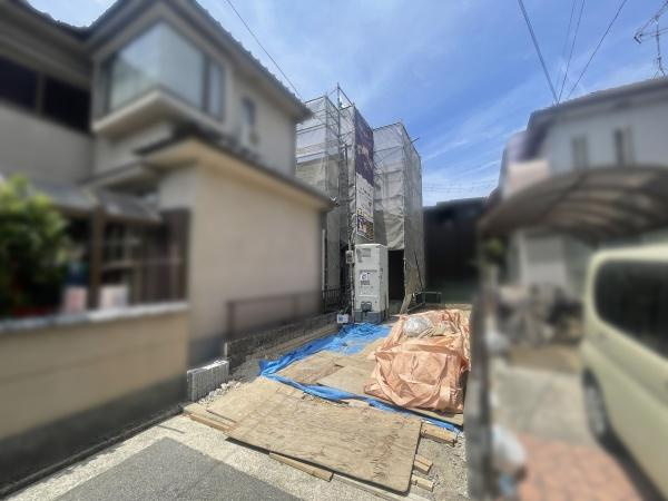 【駐車場】 | お車の出し入れも楽々ですね♪
お車2台(車種制限有)駐車可能です！