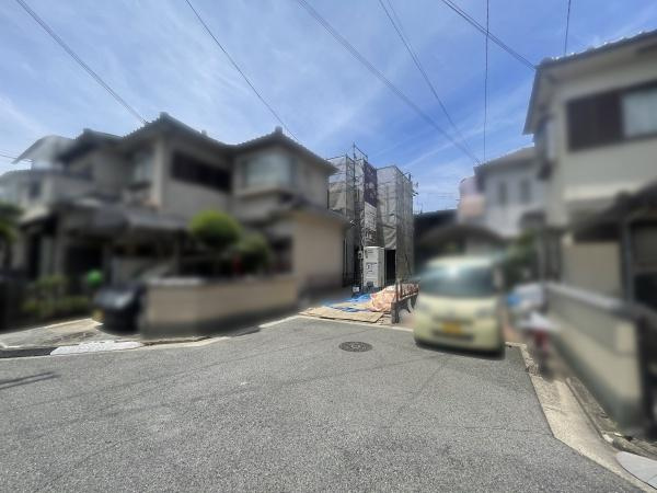 【前面道路含む現地写真】 | 静かな住環境──　子育てや在宅ワークにも適した暮らしが叶います♪
