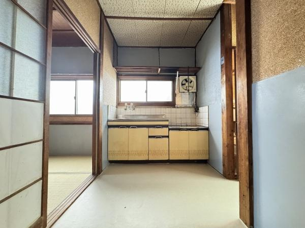 【居間・リビング】 | 須磨区禅昌寺町1丁目　中古戸建 | 南側住戸！