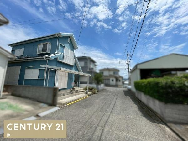 和歌山市永穂　中古戸建の前面道路含む現地写真