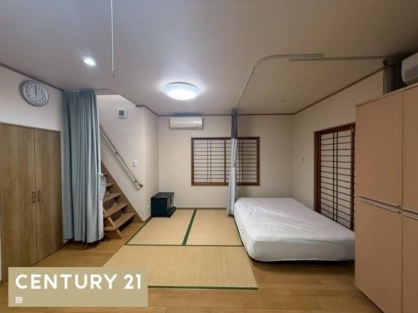 和歌山市栄谷　中古戸建の居間・リビング