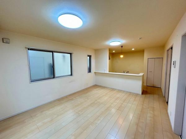 【間取り】 | 草加市稲荷4丁目・戸建 | 子育て世代に人気の4LDK♪
お気軽にお問い合わせください♪