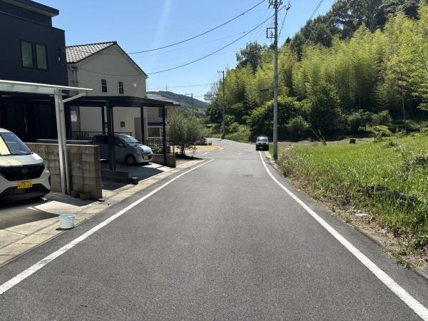 幸田町深溝字緑台・中古戸建の前面道路含む現地写真|前面道路です。
