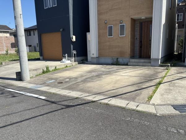幸田町相見・中古戸建の駐車場|２台駐車できます！
