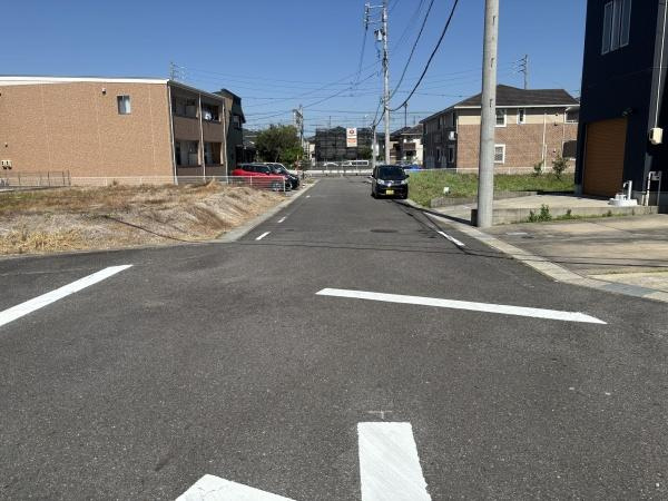 幸田町相見・中古戸建の前面道路含む現地写真|前面道路です。