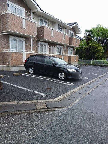 ラスターポイントⅤの駐車場