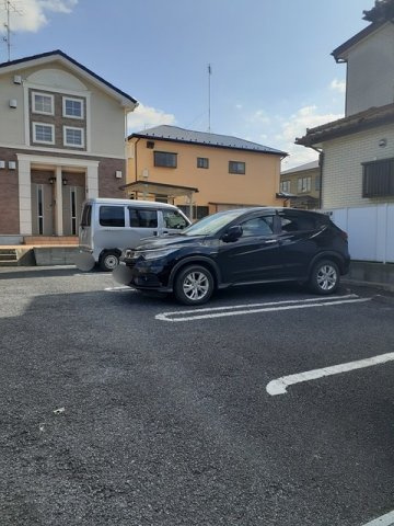 モダンアロッジオの駐車場