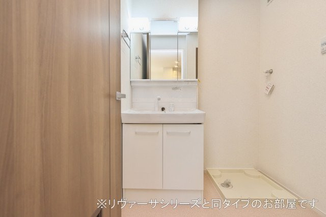 グレーシアＮ．東温Ａの洗面所