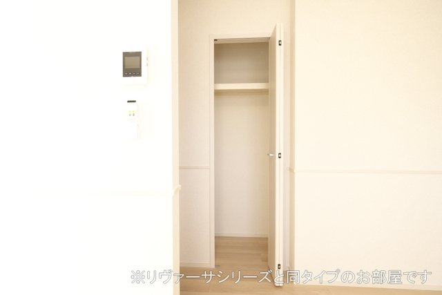 グレーシアＮ．東温Ａの収納