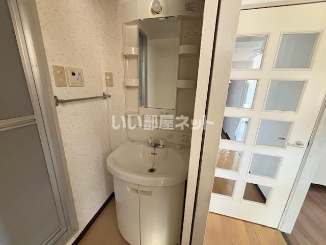 サンハイム千石の洗面所|脱衣スペースもあります