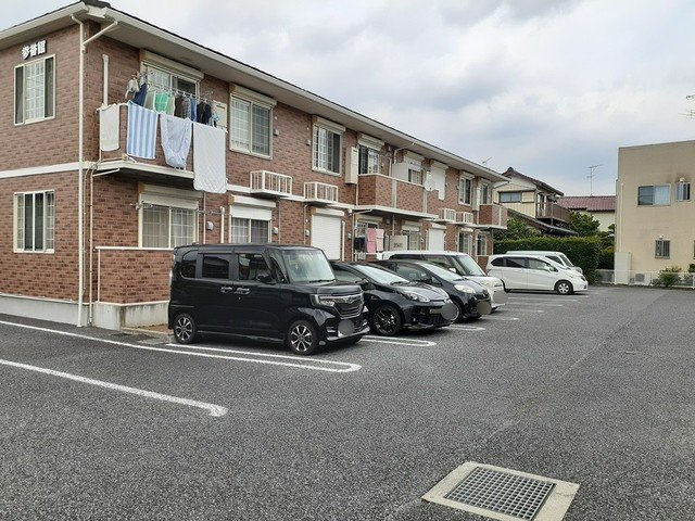 グリーンハイツ高見原Ⅱ参番館の駐車場|駐車場完備です