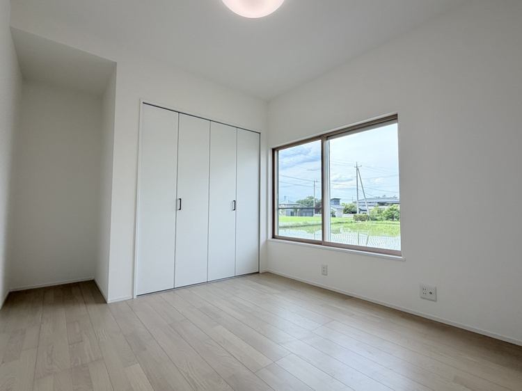 三郷明盛　中古住宅の洋室