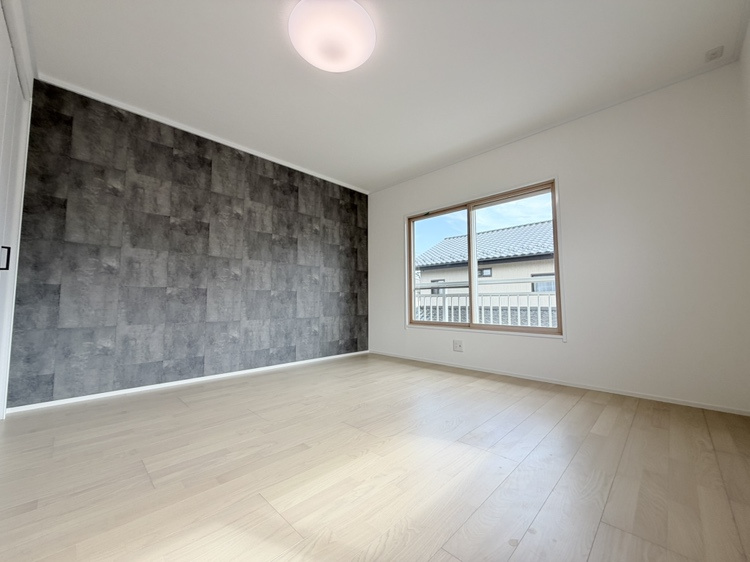 三郷明盛　中古住宅の洋室