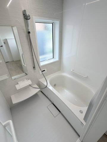 三郷明盛　中古住宅の浴室