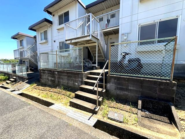 シャトードイワネH号館のエントランス