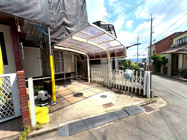 西浦6丁目戸建の駐車場