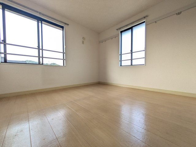 クレスト天神前の洋室|リフォーム中のため同間取り別部屋の画像です (※現況優先となります)