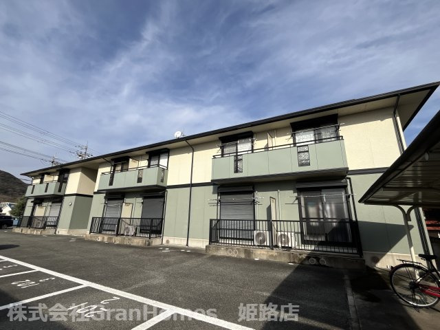 ソラリオ滝野の外観
