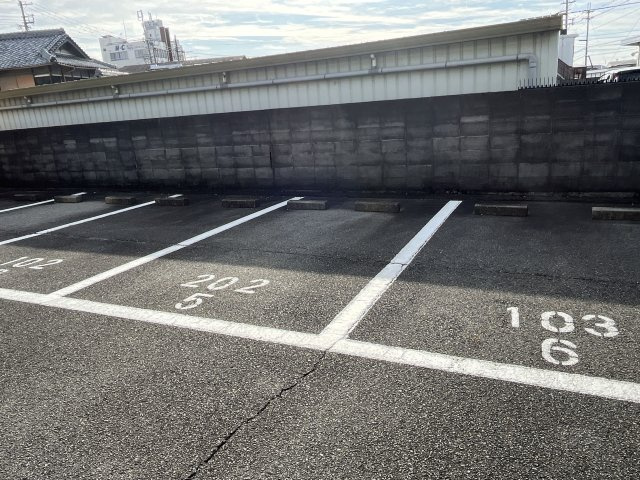 ソラリオ滝野の駐車場