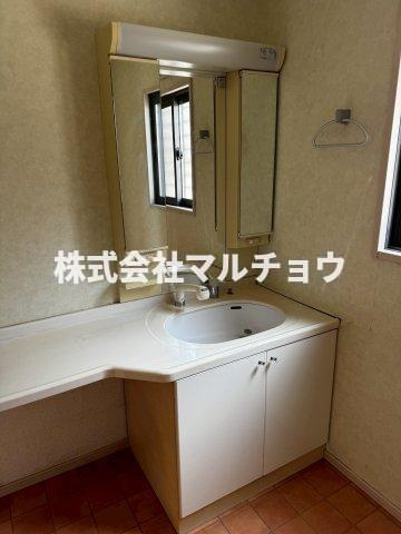 中芳養戸建ての独立洗面台|使いやすい独立洗面台です