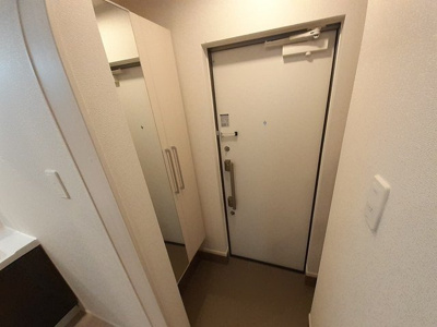 【玄関】 | フランメゾンⅡ