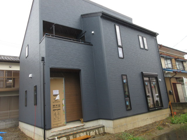【仲介手数料無料】新築戸建　熊谷市別府2-105（全1棟）の前面道路含む現地写真