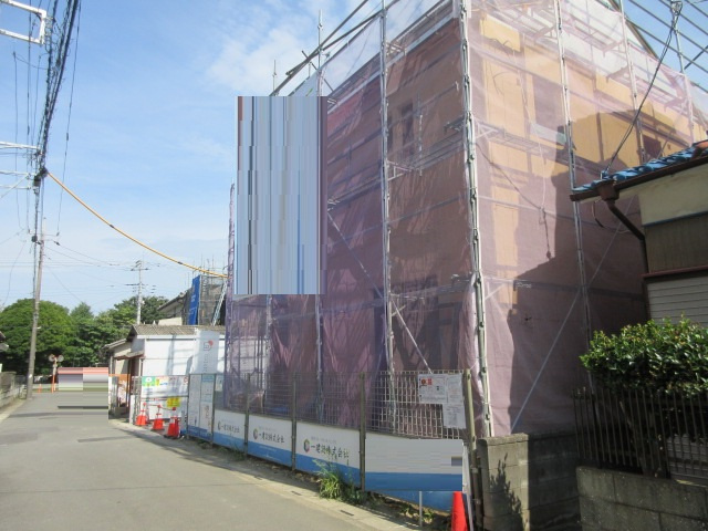 【仲介手数料無料】新築戸建　熊谷市別府2-105（全1棟）の前面道路含む現地写真