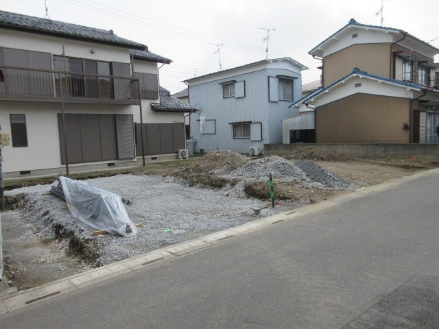 【仲介手数料無料】新築戸建　熊谷市別府2-105（全1棟）の前面道路含む現地写真