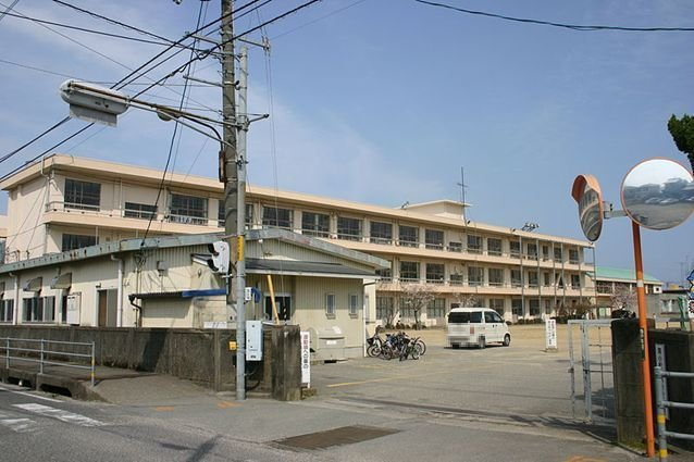 プレ・ガール・シェトワ　Ⅰの周辺|南小松島小学校まで200m
