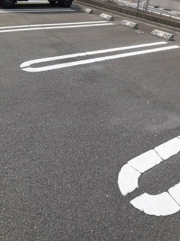 コンフォール矢三　Ｂの駐車場|駐車場があります