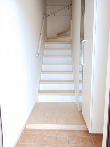 シエル・エトワレ　　Ⅰの玄関|明るい玄関です