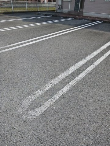 アビタシオン勝瑞Ｉの駐車場|車をお持ちの方に嬉しい駐車場付きの物件です