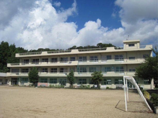 クレセント　Ⅱの周辺|芝田小学校まで400m