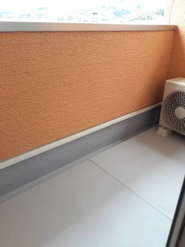 クレセント　Ⅱのバルコニー|外からの目が気にならないバルコニーで洗濯物が干せます